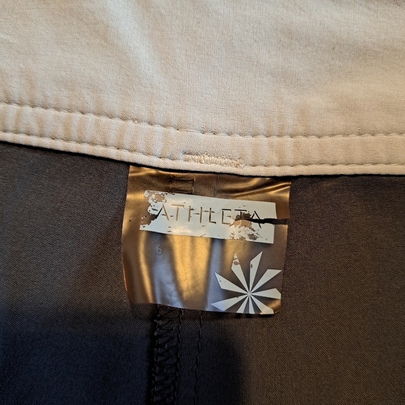 Athleta women's size medium olive skirt with stretch - Picture 4 of 6
